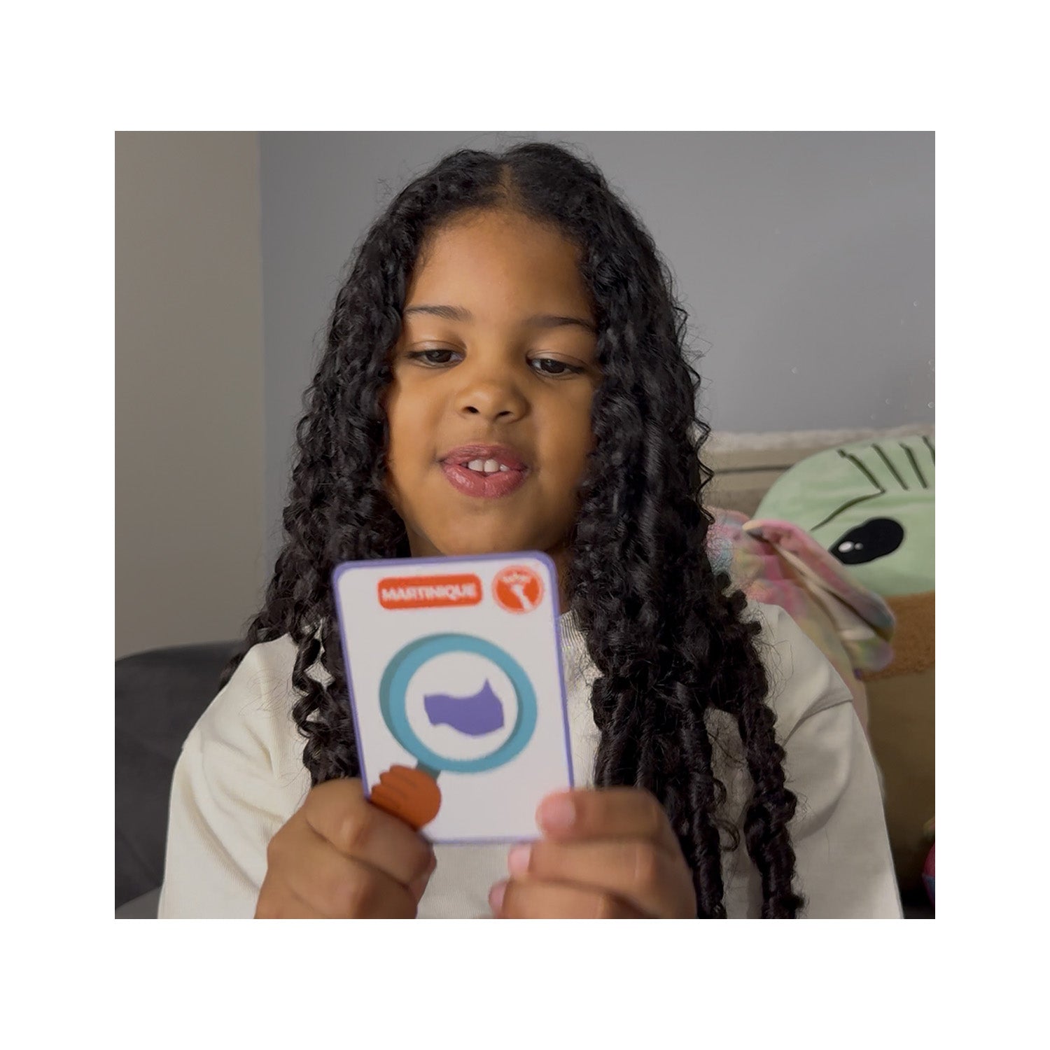 jeu éducatif enfant qui joue au quiz et devinettes sur la Martinique