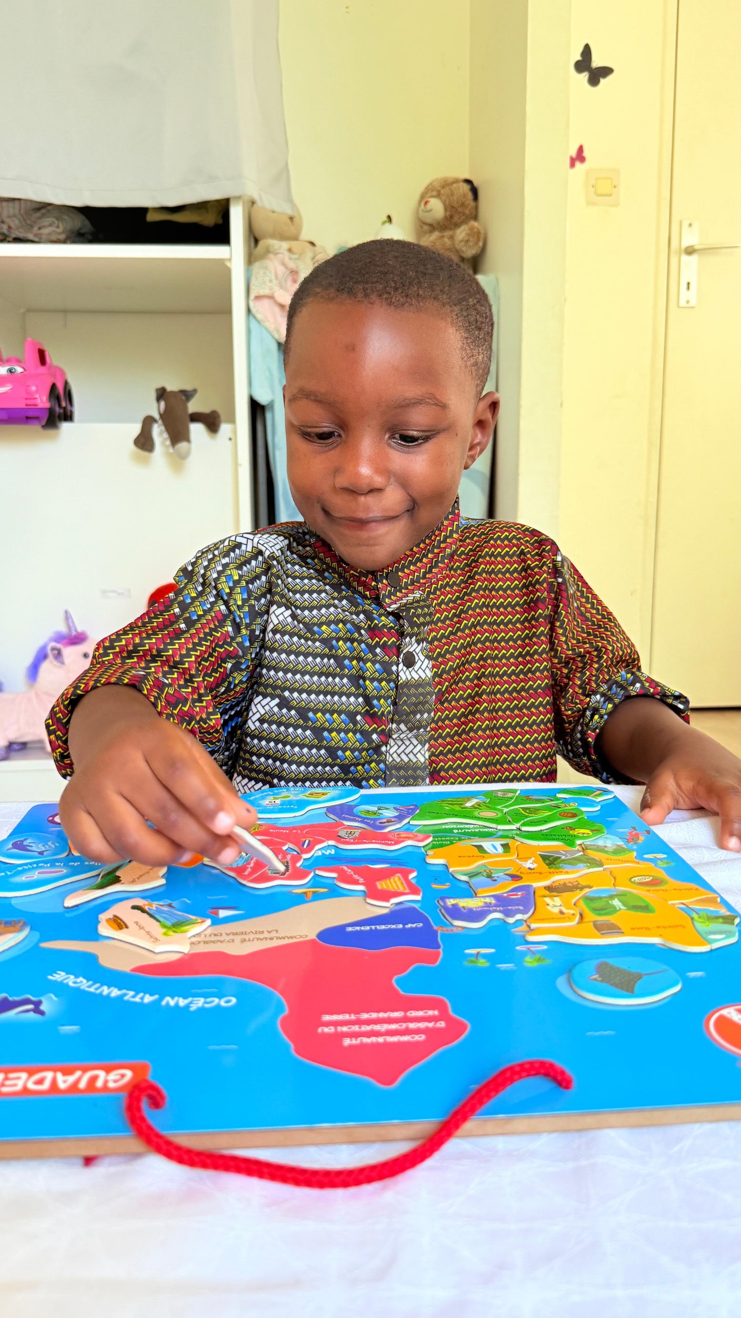 Kit éducatif YOHEL – Carte de la Guadeloupe en bois magnétique + Audio